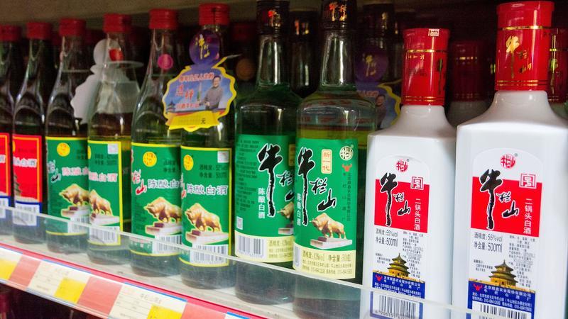 白酒分化大时代:光瓶酒没人喝了吗?